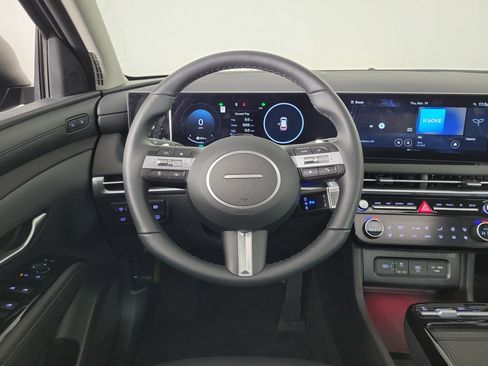 New 2025 Hyundai Tucson Limited image 11