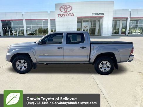 Used 2014 Toyota Tacoma 4x4 Double Cab w/ SR5 Package image 2