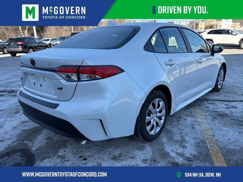 Used 2025 Toyota Corolla LE image 4
