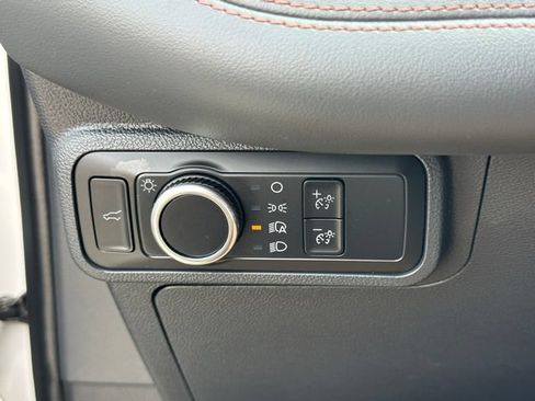 Used 2025 Ford Explorer Active AWD/4WD image 35