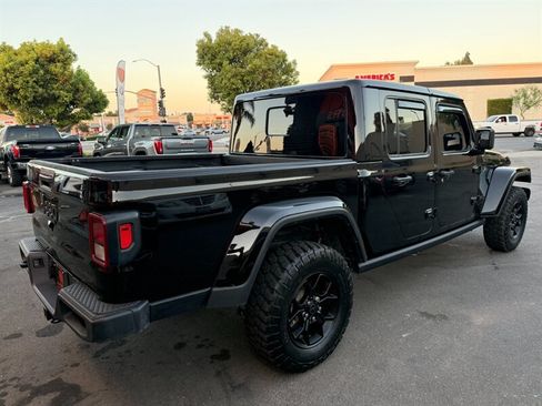 Used 2025 Jeep Gladiator Sport AWD/4WD image 9