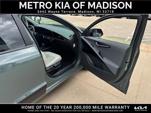 Used 2023 Kia Niro EX Touring FWD image 37