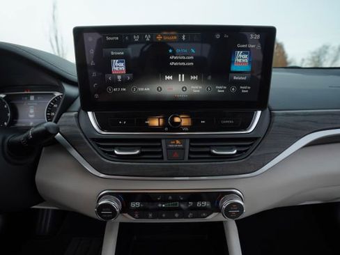 Used 2024 Nissan Altima 2.5 SL image 30