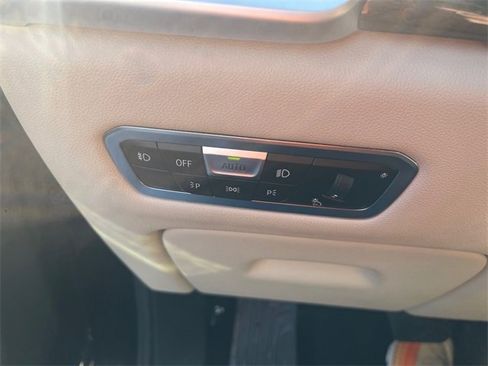 Used 2021 BMW X5 xDrive40i w/ Executive Package image 16