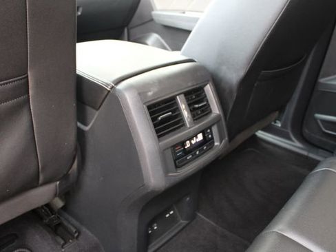 Used 2023 Volkswagen Atlas SE AWD/4WD image 22