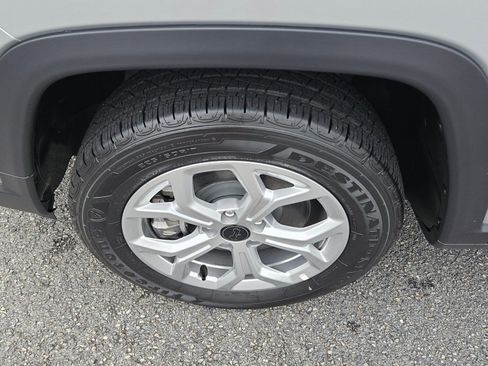 New 2025 Jeep Compass Sport image 17