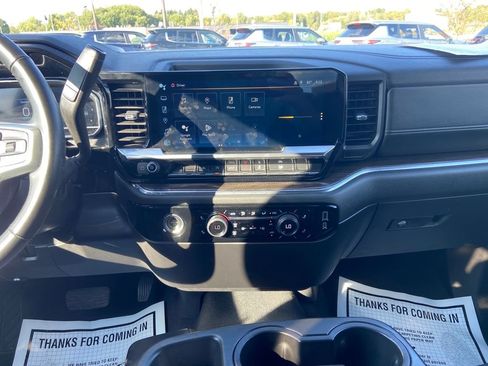 Used 2023 Chevrolet Silverado 1500 LT image 27