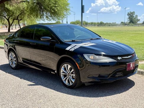 Used 2015 Chrysler 200 S FWD image 7