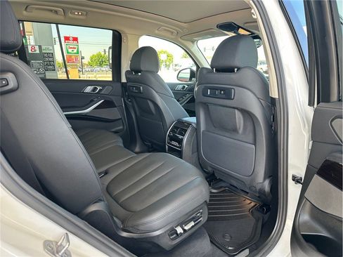 Used 2021 BMW X7 xDrive40i w/ Premium Package AWD/4WD image 47