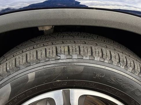 Used 2019 Mercedes-Benz GLC 300 4MATIC image 13