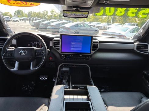 Used 2025 Toyota Tundra Limited w/ TRD Off-Road Package AWD/4WD image 28
