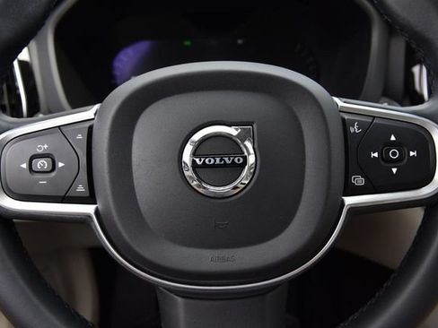 Used 2022 Volvo XC60 B5 Momentum AWD/4WD image 18