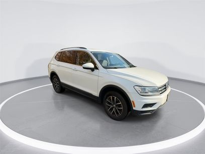 Used 2020 Volkswagen Tiguan SE w/ Panoramic Sunroof Package