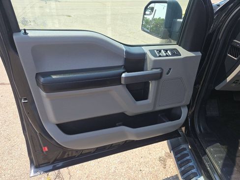 Used 2018 Ford F150 XLT w/ Equipment Group 302A Luxury AWD/4WD image 18