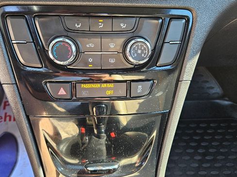 Used 2020 Buick Encore Preferred image 21