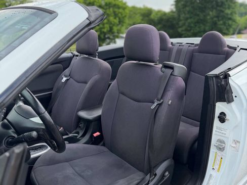 Used 2012 Chrysler 200 Touring FWD image 23