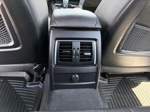 Used 2018 BMW 330i xDrive Sedan w/ Convenience Package AWD/4WD image 15