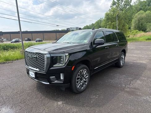 Used 2024 GMC Yukon XL Denali Ultimate AWD/4WD image 1