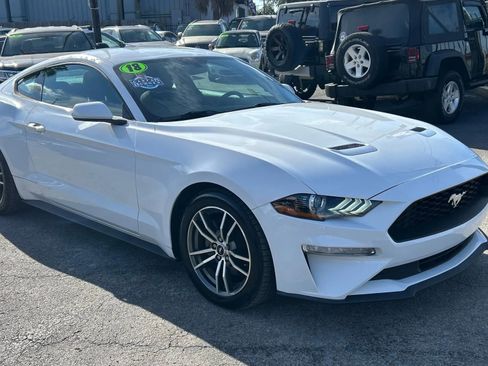 Used 2018 Ford Mustang Coupe image 5