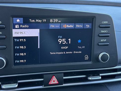 Used 2022 Hyundai Elantra SE FWD image 17