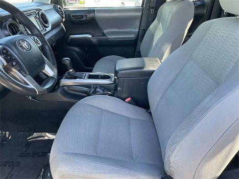 Used 2018 Toyota Tacoma SR5 image 18