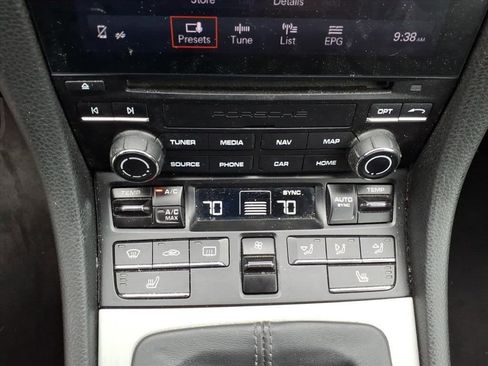 Used 2018 Porsche 718 Cayman RWD image 21