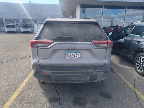 Used 2019 Toyota RAV4 XLE w/ Convenience Package image 6