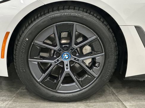 Used 2024 BMW i4 eDrive40 w/ Premium Package RWD image 33