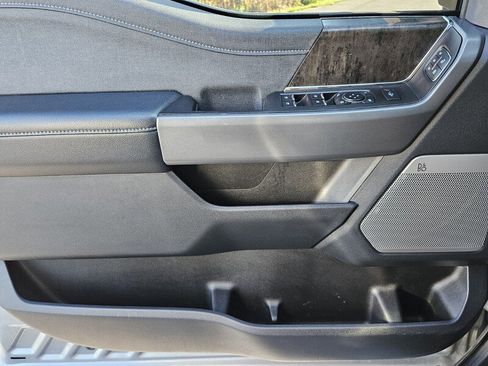 Used 2024 Ford F250 Lariat w/ Chrome Package image 28