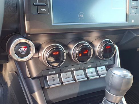 Used 2024 Toyota GR86 Premium image 7