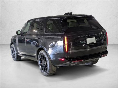 Used 2025 Land Rover Range Rover Long Wheelbase SE AWD/4WD image 8