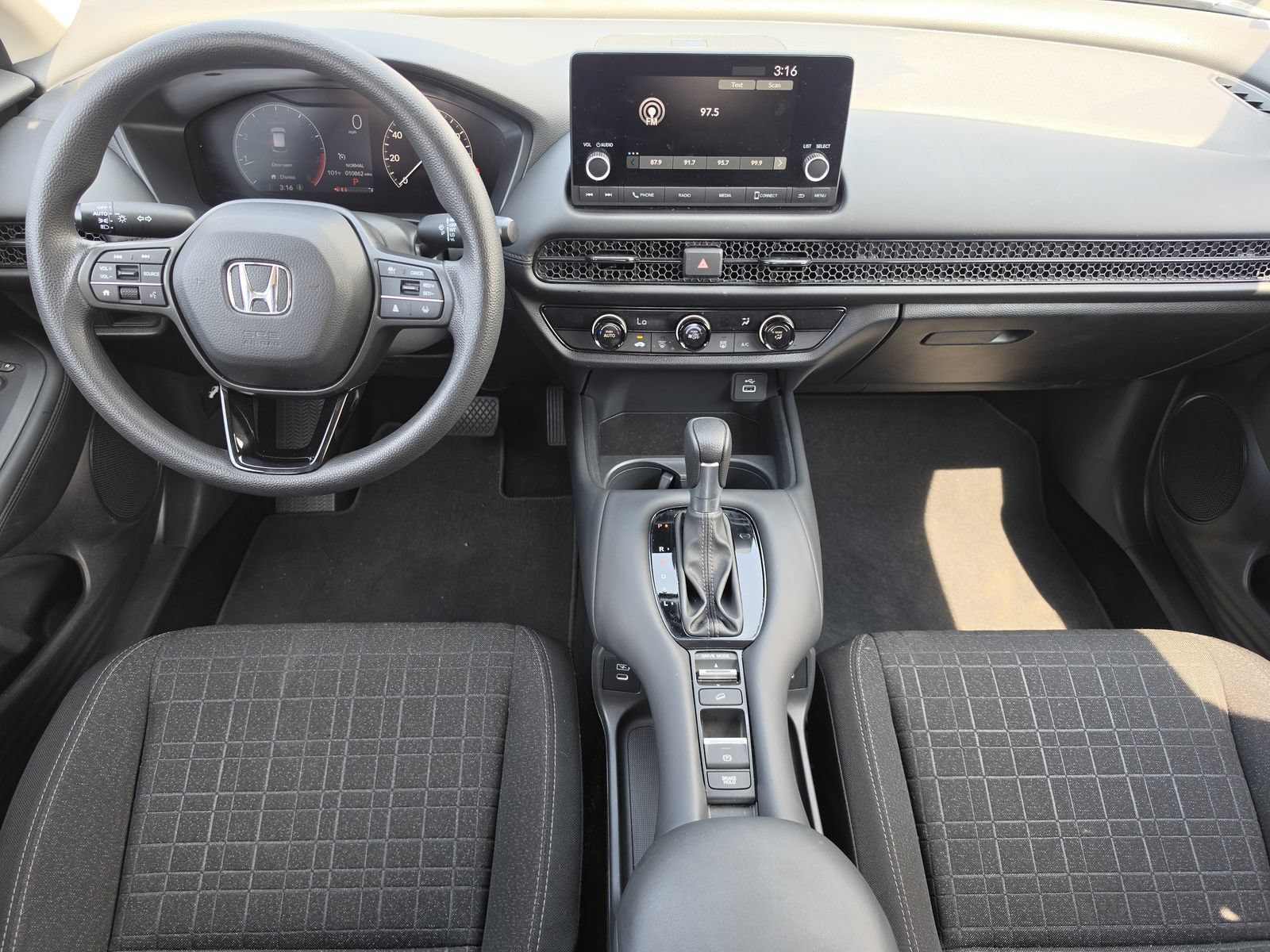 Used 2025 Honda HR-V LX image 9