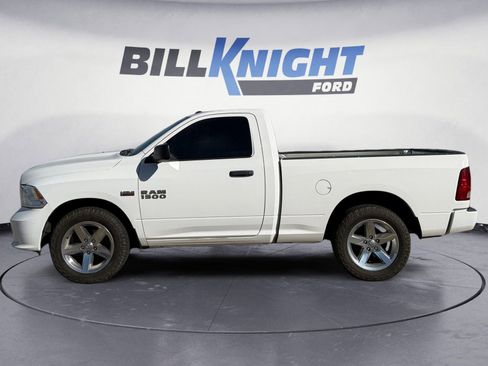Used 2016 RAM 1500 Express RWD image 2