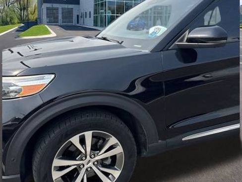 Used 2020 Ford Explorer Platinum w/ Premium Technology Package AWD/4WD image 3