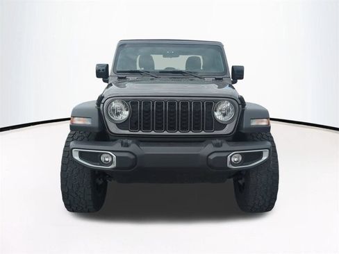 Used 2024 Jeep Gladiator Sport AWD/4WD image 3