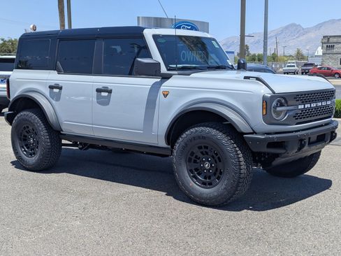 New 2026 Ford Bronco Badlands AWD/4WD image 1