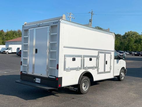 Used 2022 Chevrolet Express 3500 Work Van w/ Power Convenience Package image 2