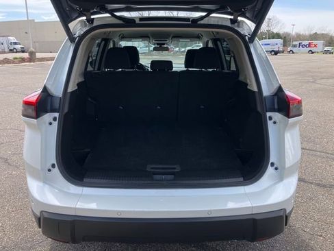 Used 2025 Nissan Rogue SV AWD/4WD image 24