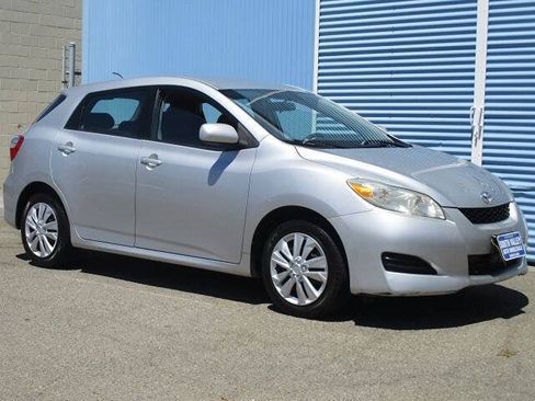 Used 2009 Toyota Matrix w/ PWR Pkg FWD image 1