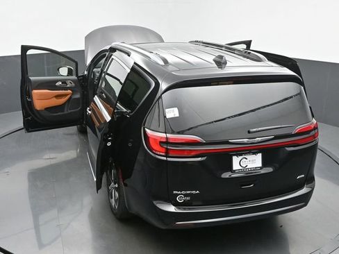 New 2026 Chrysler Pacifica Pinnacle image 56