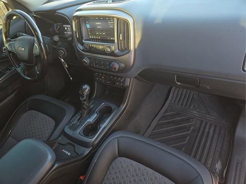 Used 2022 Chevrolet Colorado Z71 w/ Safety Package image 10