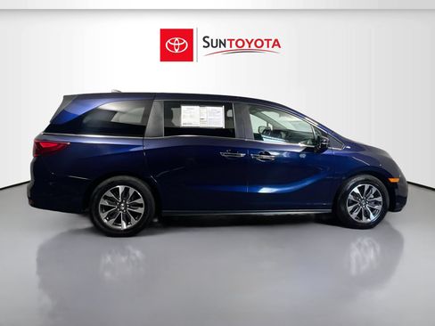 Used 2024 Honda Odyssey EX-L image 2