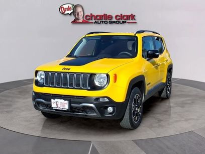 Used 2023 Jeep Renegade Latitude w/ Sun/Sound Group