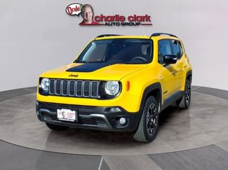 Used 2023 Jeep Renegade Latitude w/ Sun/Sound Group AWD/4WD video 1