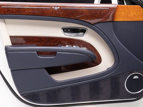 Used 2017 Bentley Mulsanne RWD image 47