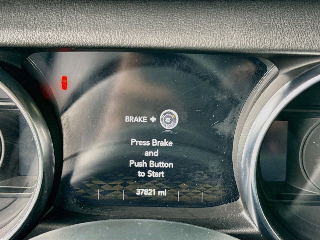 Used 2023 Jeep Wrangler Unlimited Sahara AWD/4WD image 13