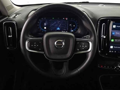 Certified 2025 Volvo XC40 B5 Plus image 22