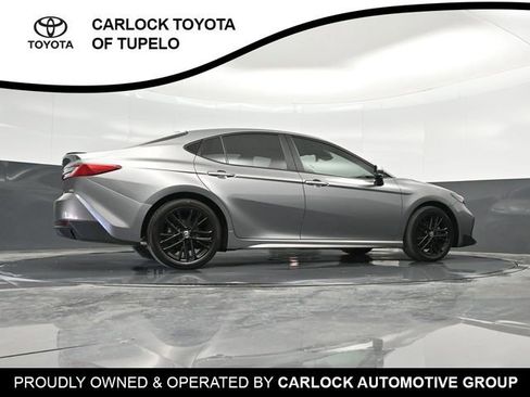 Used 2025 Toyota Camry SE w/ Convenience Package image 39