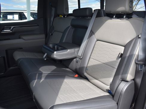 Used 2023 Chevrolet Silverado 1500 ZR2 image 29