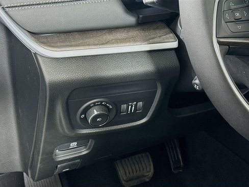 New 2026 Jeep Grand Cherokee L Limited AWD/4WD image 10